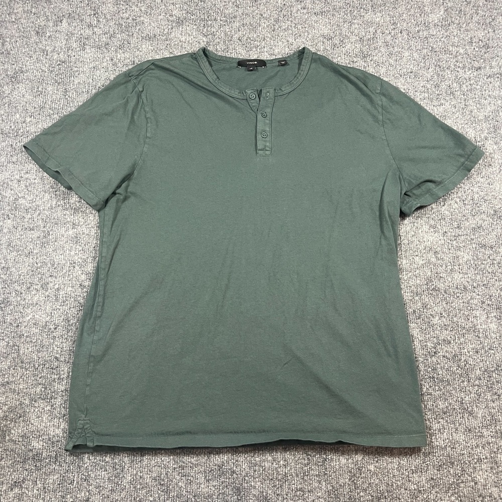 Vince Short Sleeve Henley Tee in Olive Green